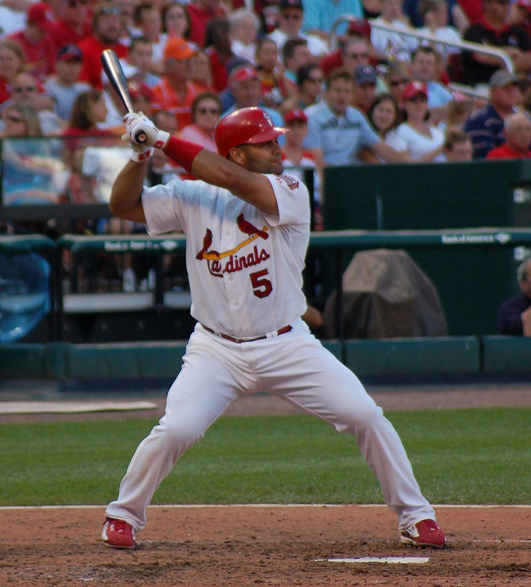 Albert Pujols signs with Cardinals