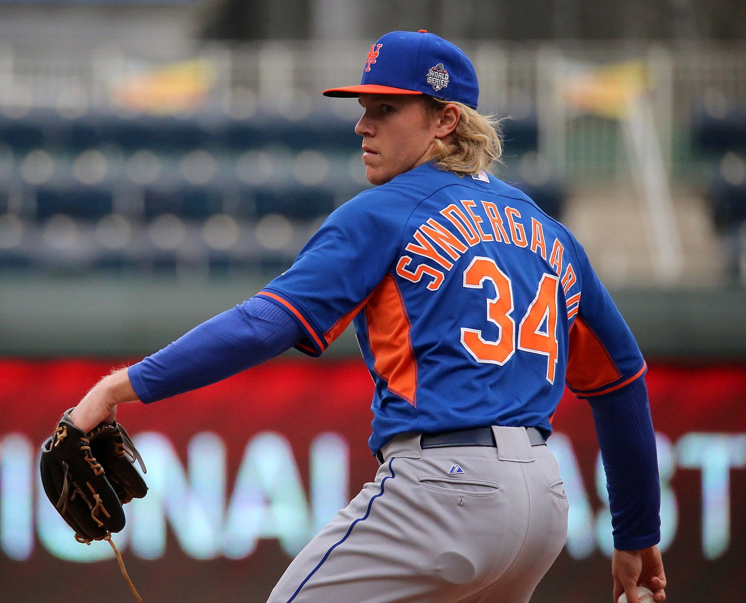 Dodgers sign Noah Syndergaard.