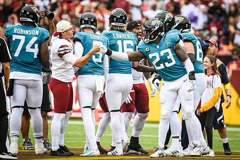 Jaguars LT Cam Robinson out for season with left knee injury