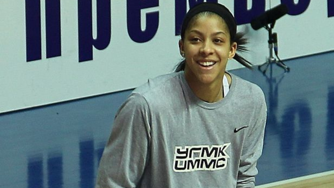 Candace Parker undergoes foot surgery