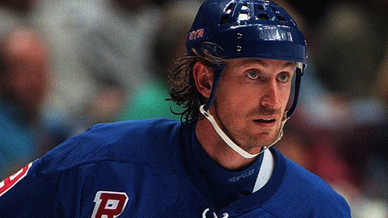 Wayne Gretzky jersey sells for $715K