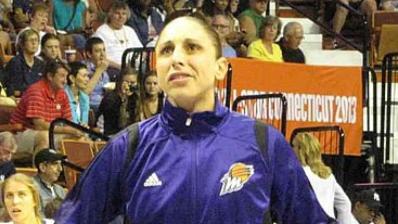 Diana Taurasi eclipses 10K scoring mark