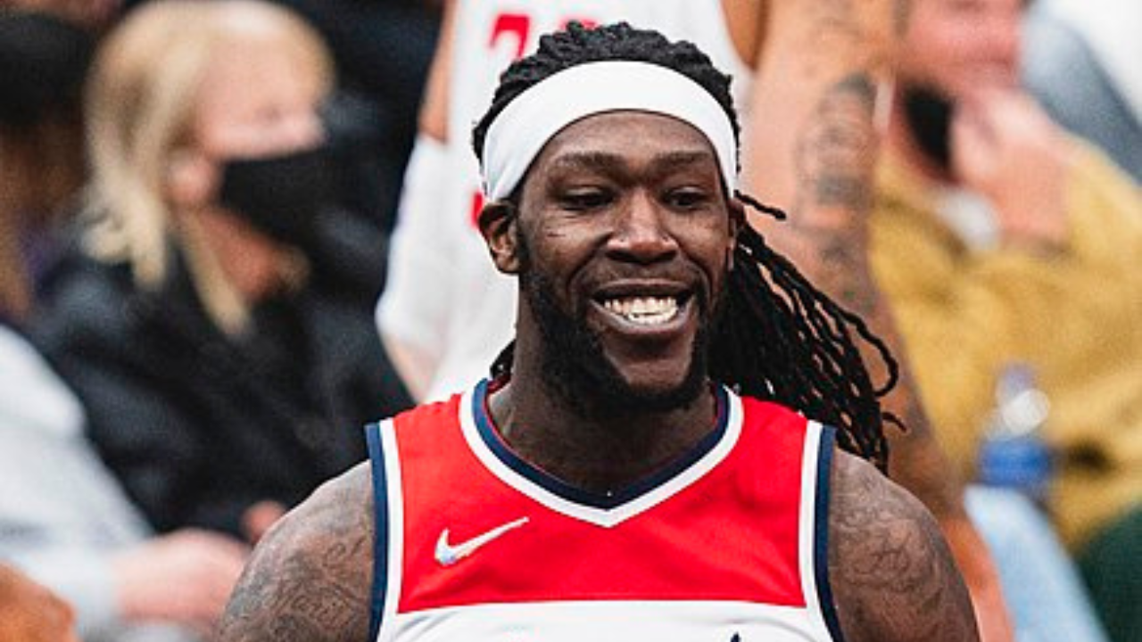 Montrezl Harrell has torn ACL in right knee