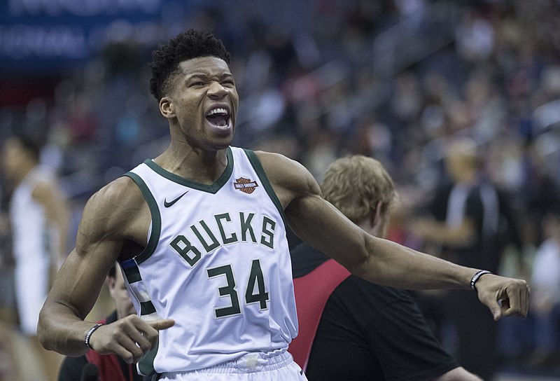 Giannis signs 3 year extension with Bucks