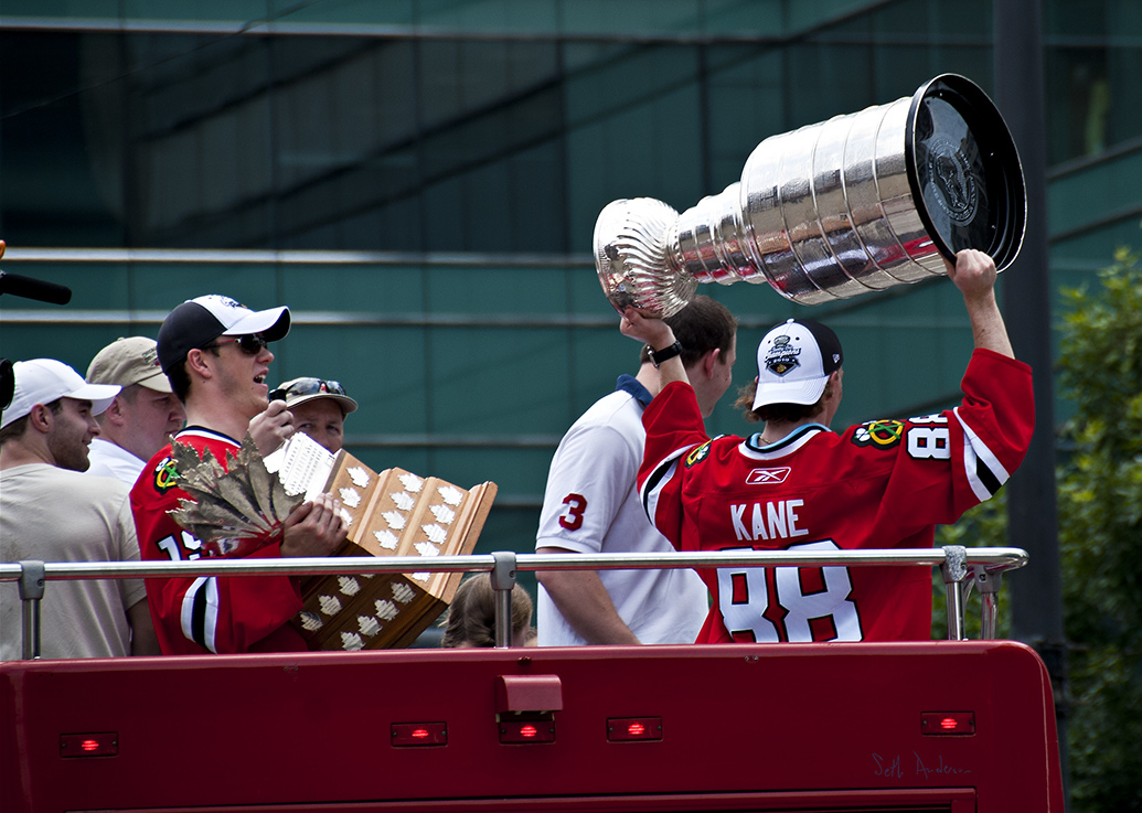 Patrick Kane signs with the Detroit Red Wings