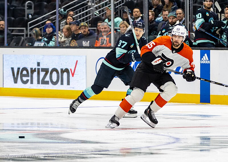 Flyers extend Ryan Poehling for 2 more years