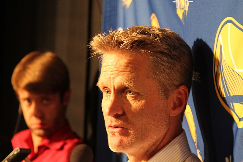 Golden State Warriors extend HC Steve Kerr