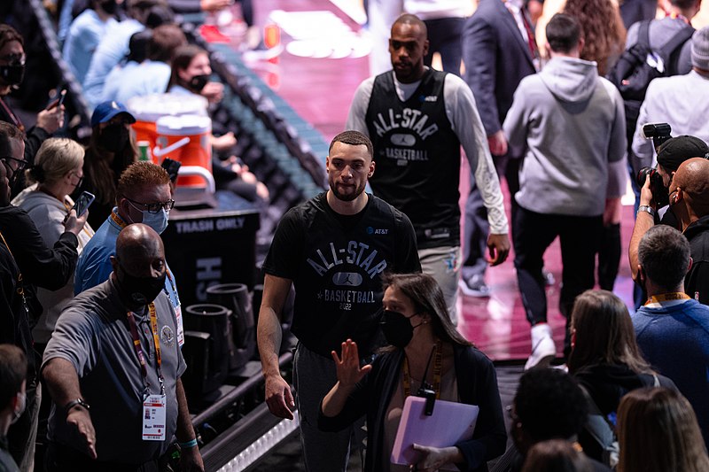 Zach LaVine to have season ending surgery