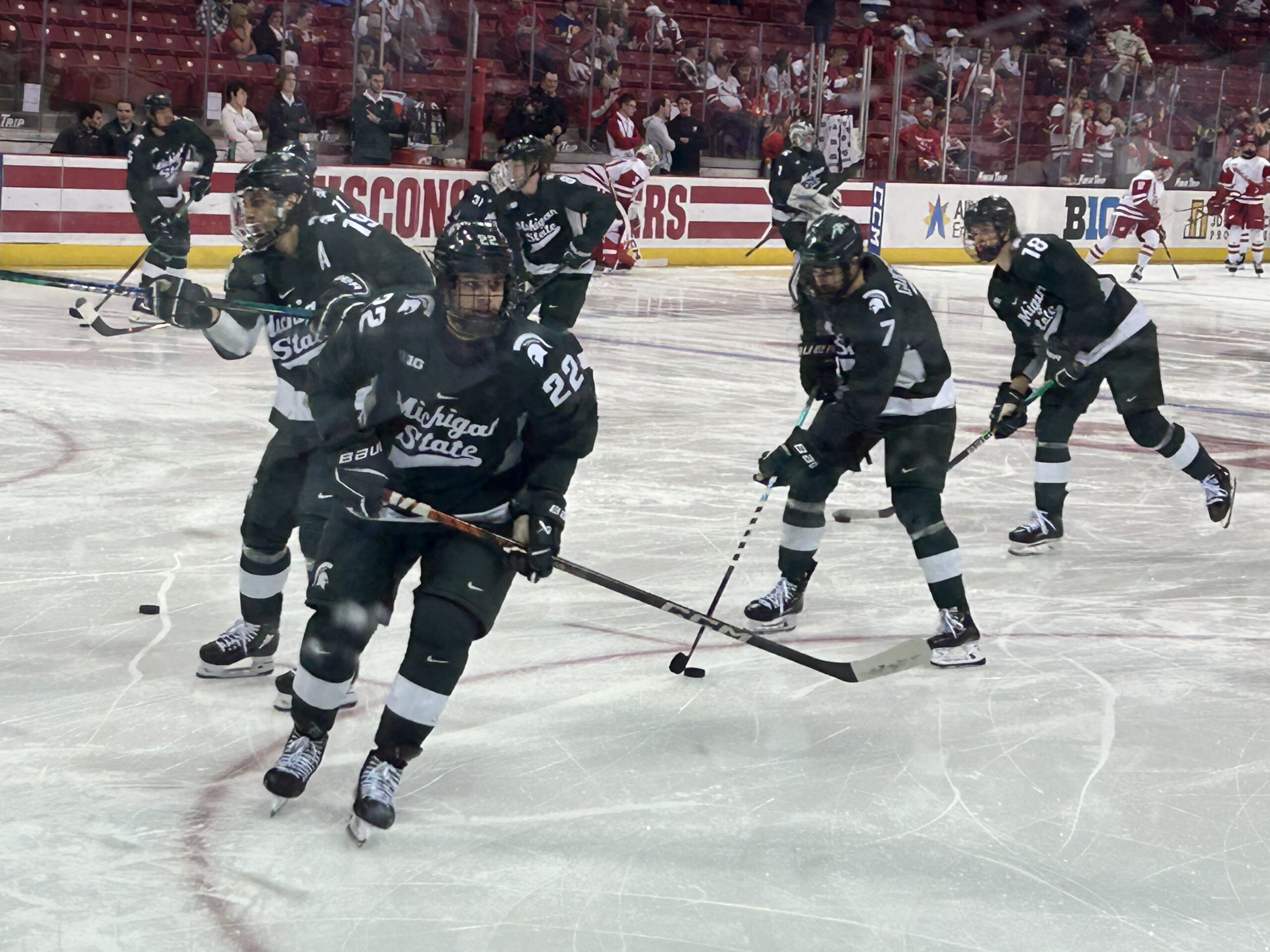 Isaac Howard Wins 2024-25 Hobey Baker Award