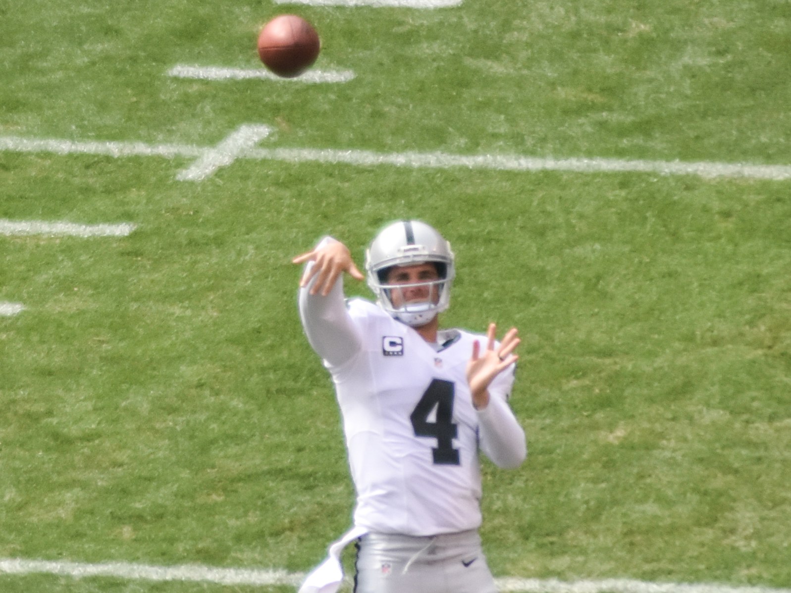 Derek Carr Announces His Retirement