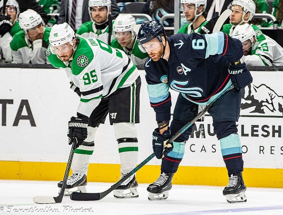 Dallas Stars Re-Sign Matt Duchene