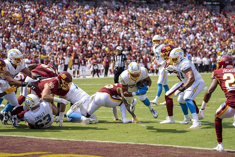 Chargers LT Rashawn Slater Suffers Left Leg Injury