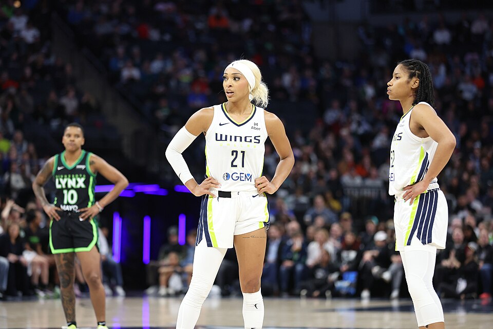 Minnesota Lynx Acquire DiJonai Carrington From Wings