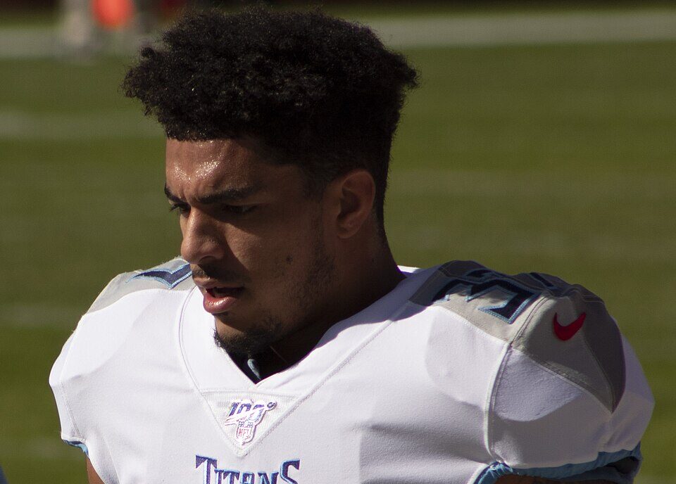 Titans Sign Amani Hooker To 3 Year Extension