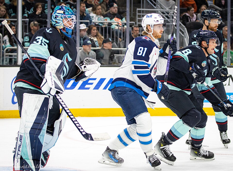 Jets Sign Kyle Connor To 8 Year Extension