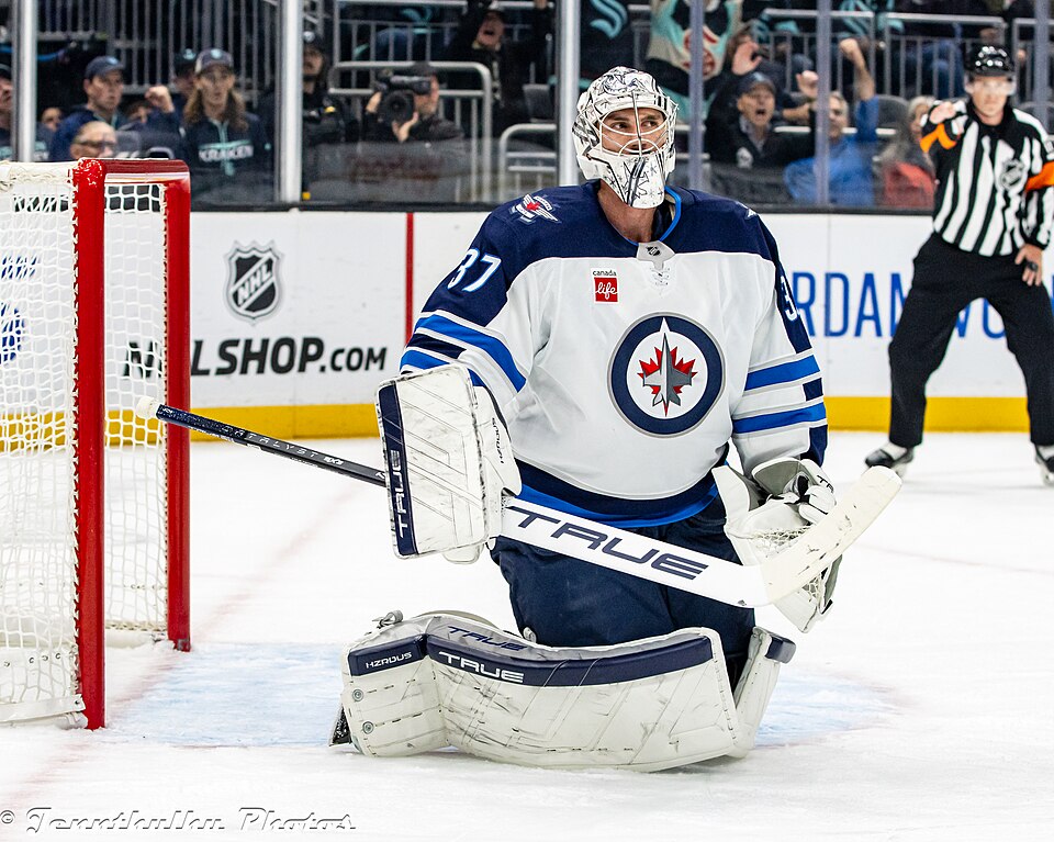 Connor Hellebuyck Out 4-6 Weeks