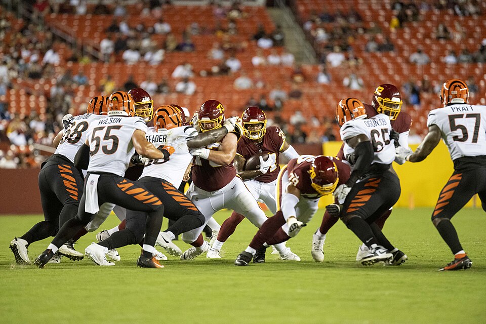 Dallas Cowboys Trade For Logan Wilson Ahead of Deadline