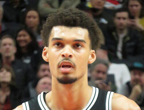 Wembanyama Avoids Major Knee Injury