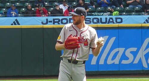 Braves Sign Chris Sale To 1 Year Extension