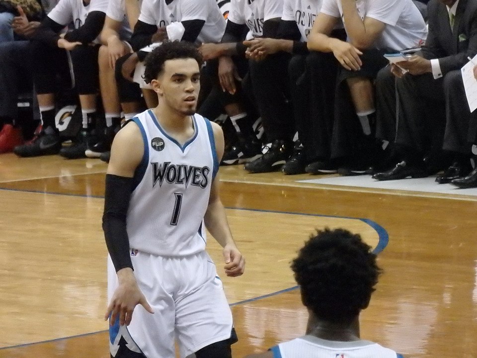 Denver Nuggets Sign Tyus Jones