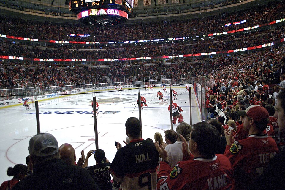 Blackhawks Extend GM Kyle Davidson