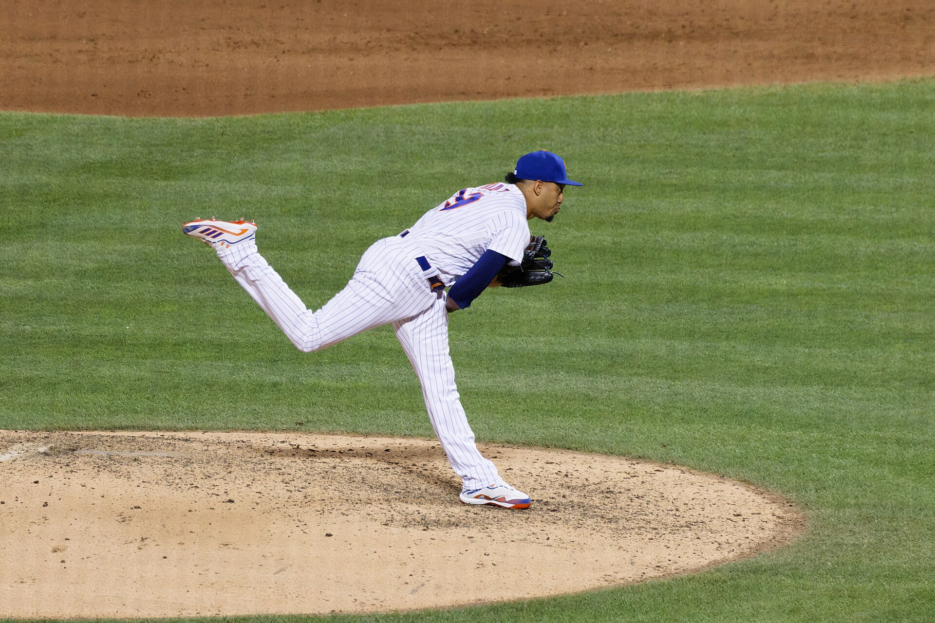 Dodgers Closer Edwin Diaz To Undergo Surgery