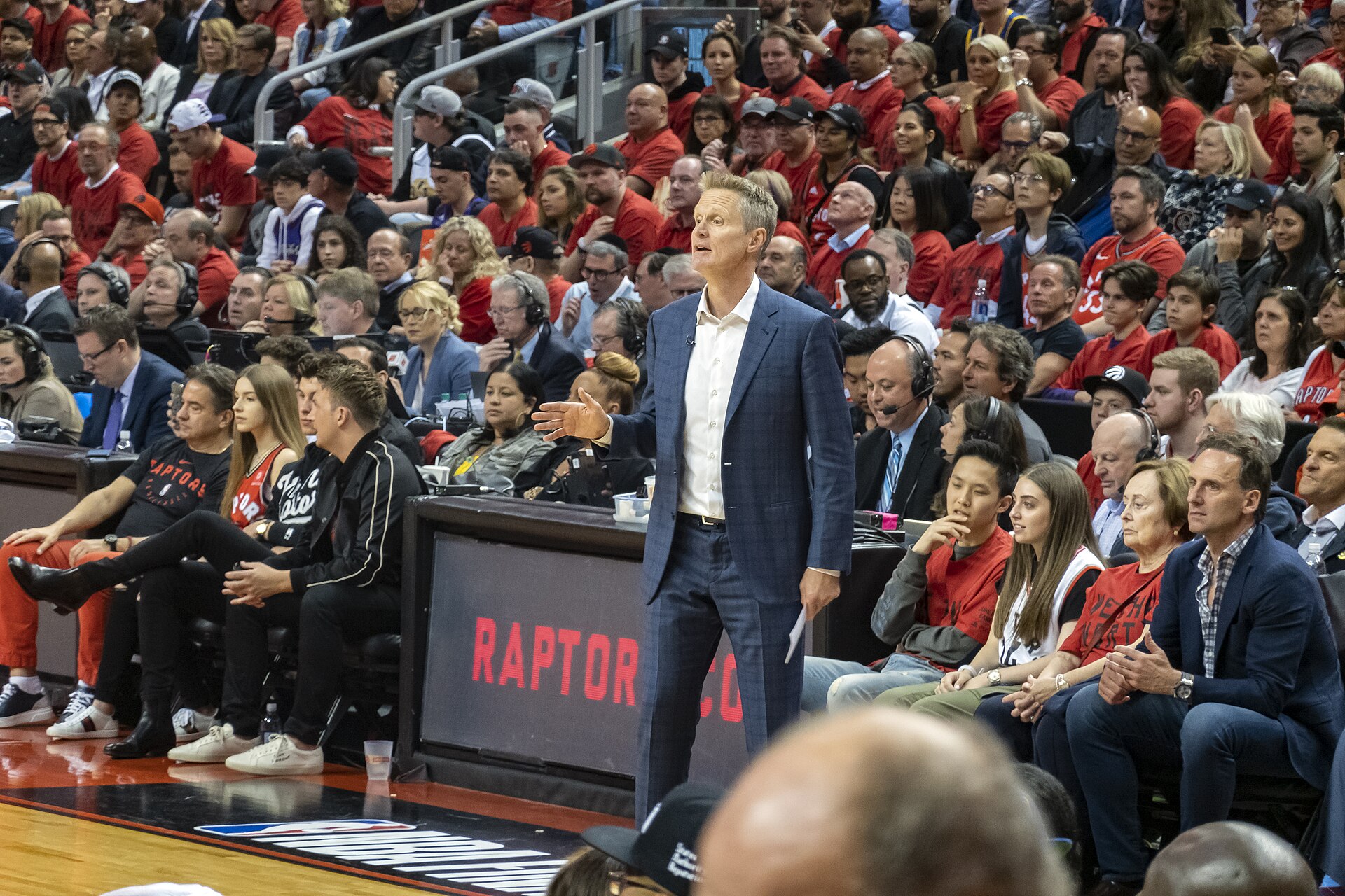 Steve Kerr Signs 2 Year Deal To Remain With Warriors