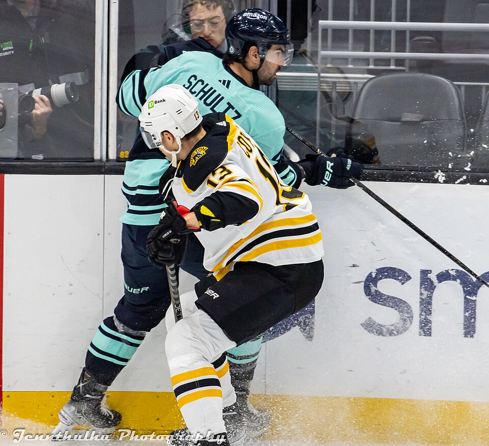Blue Jackets Sign Charlie Coyle To 6 Year Extension
