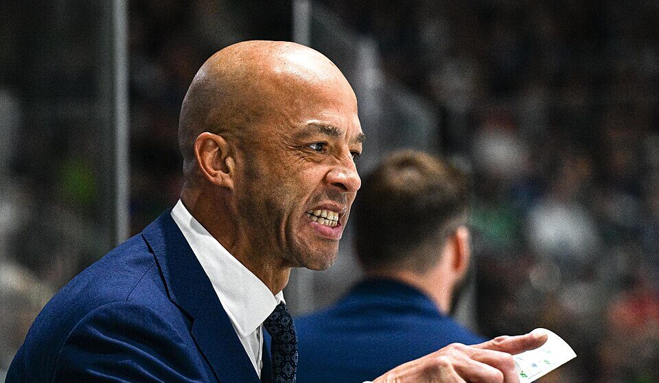 Vancouver Canucks Name Manny Malhotra New Head Coach
