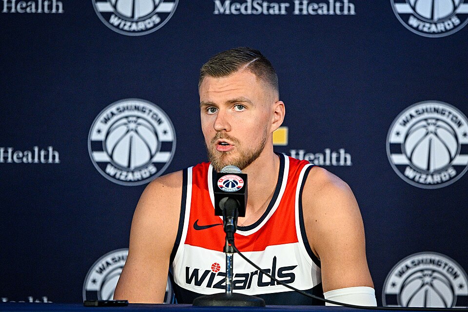 Warriors Re-Sign Kristaps Porzingis On 2 Year Deal