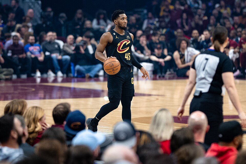 Cavaliers Sign Donovan Mitchell To 4 Year Max Contract