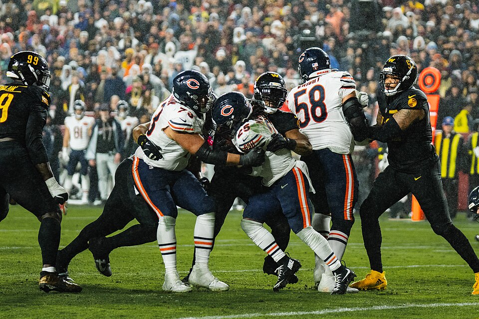 Bears Sign Darnell Wright To Historic Extension