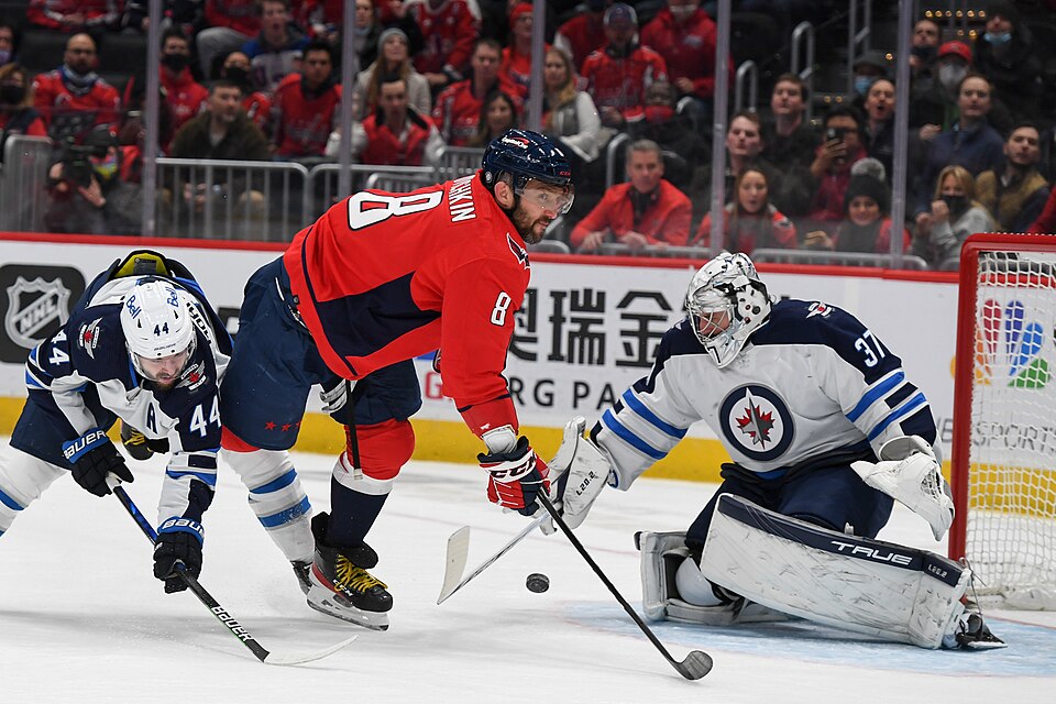 Connor Hellebuyck Makes Trade Request Public